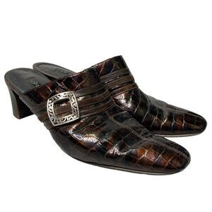 Brighton Tudor Mules Embossed Leather Size 8.5